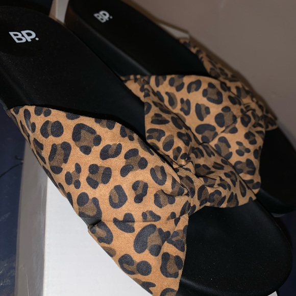 BP Leopard Slides Sz 11 Never Worn - Picture 1 of 2